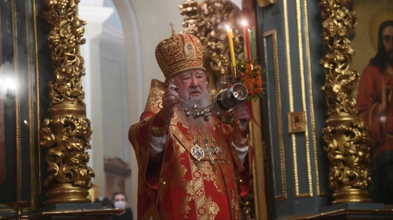 Митрополит Крутицкий и Коломенский Ювеналий возглавил пасхальное богослужение онлайн