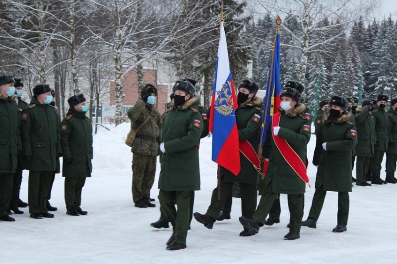 Виктор Юткин поздравил военнослужащих Молодёжного с профессиональным праздником РВСН