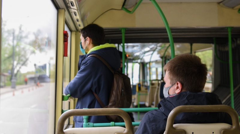Почти 100% пассажиров общественного транспорта Подмосковья носят медицинские маски