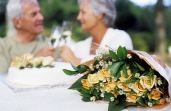 Власти Молодёжного напомнили супружеским парам о пособии к юбилею совместной жизни