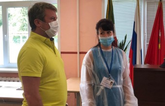​​​​​​​Депутат Мособлдумы Олег Рожнов инспектирует избирательные участки 
