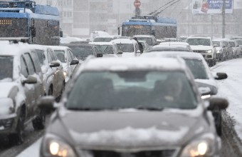 Подмосковных водителей предупредили о мощном снегопаде