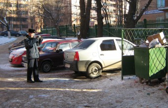 Сервис «Народный инспектор» помогает бороться с паркующимися у контейнерных площадок